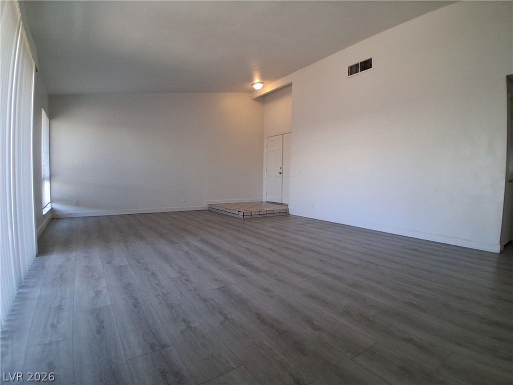 2348 Florence Avenue Property Photo 3