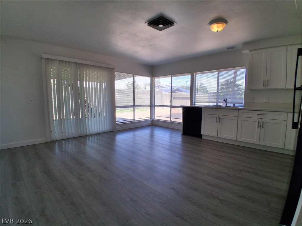 2348 Florence Avenue Property Photo 4