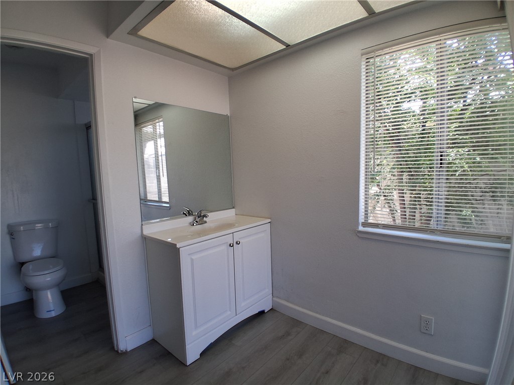 2348 Florence Avenue Property Photo 7
