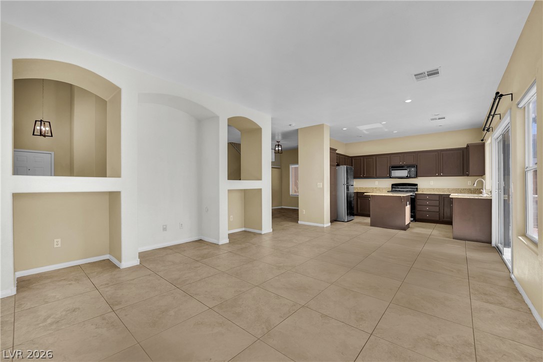 5823 Golden Wing Street Property Photo 11