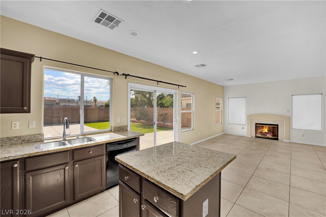 5823 Golden Wing Street Property Photo 14