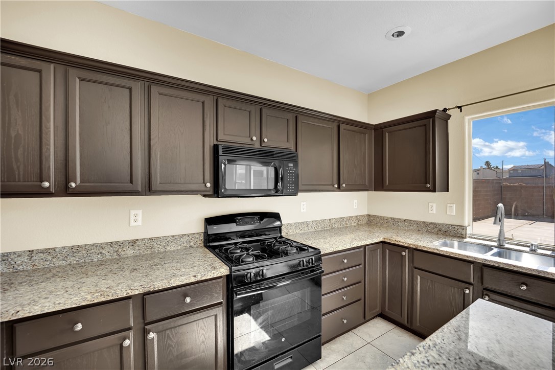 5823 Golden Wing Street Property Photo 16