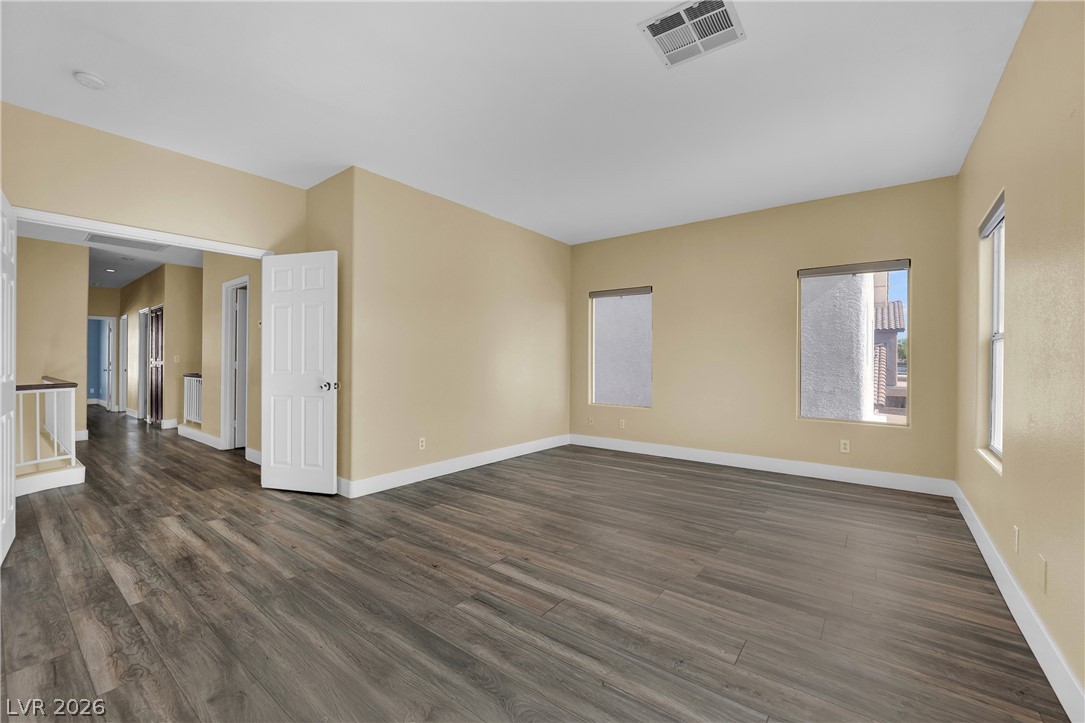 5823 Golden Wing Street Property Photo 32