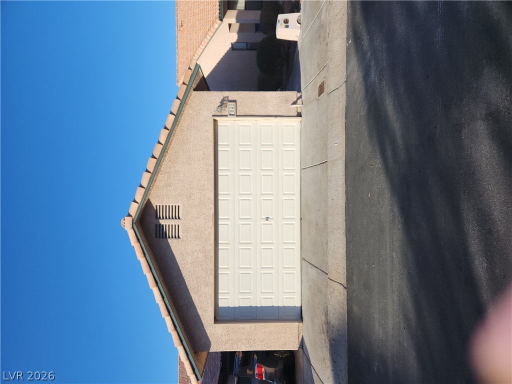 7048 Picaroon Lane Property Photo 1