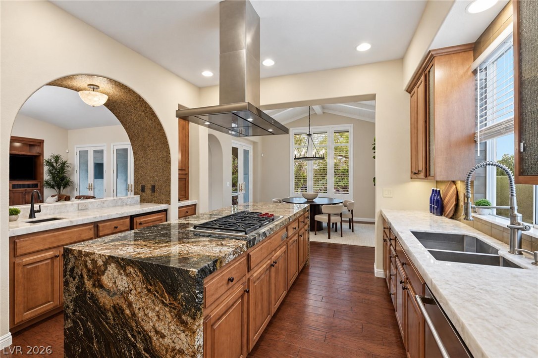 3381 Birchwood Park Circle Property Photo 8