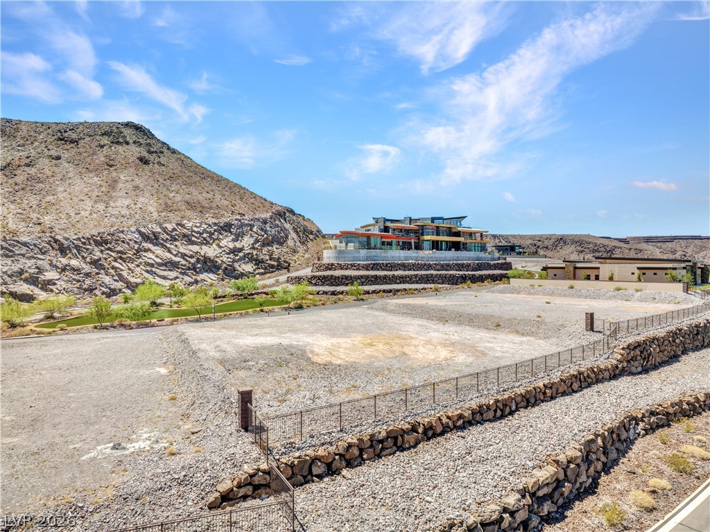 5 Stonecutter Court Property Photo 3