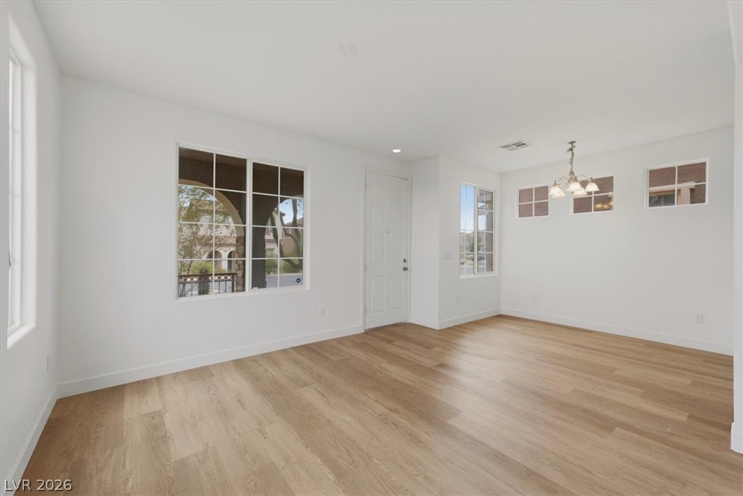 8604 Splendid Leaf Court Property Photo 5