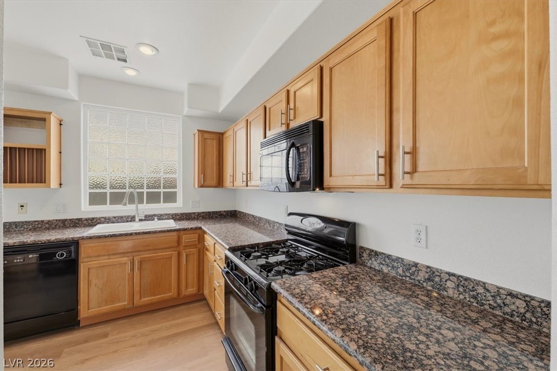 8604 Splendid Leaf Court Property Photo 7