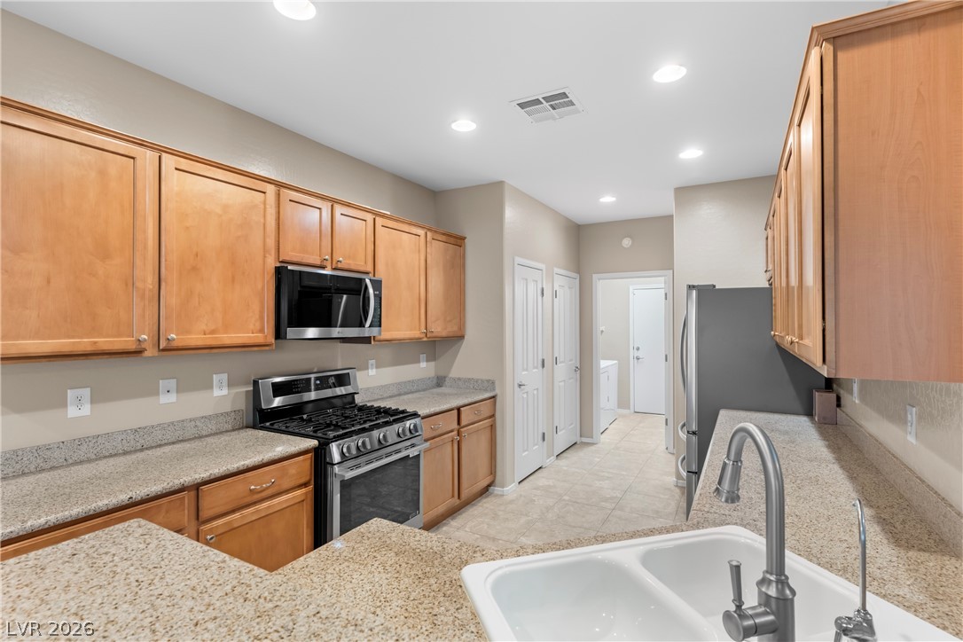 7725 Island Rail Drive Property Photo 15