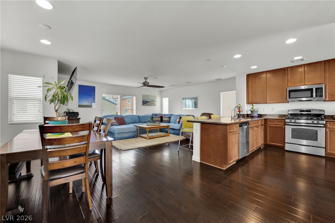 3944 Total Eclipse Street Property Photo 6