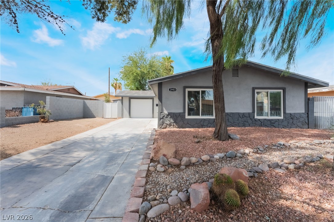 3903 Sequoia Avenue Property Photo 2