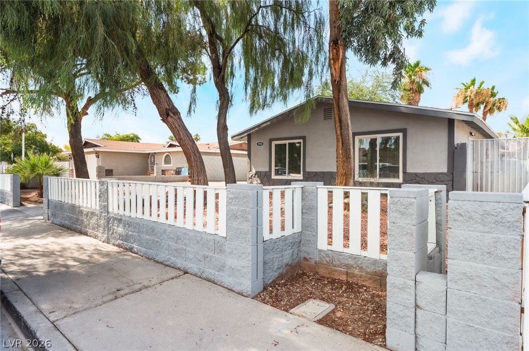 3903 Sequoia Avenue Property Photo 3