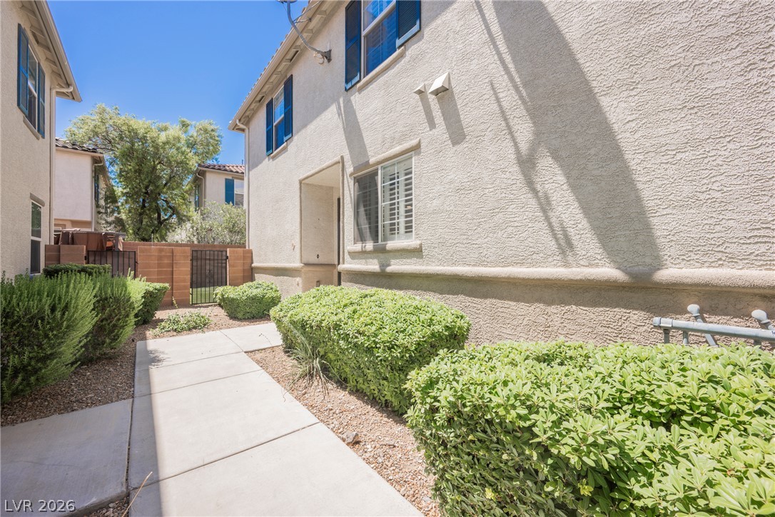 9133 Alpine Grove Avenue 103 Property Photo 16