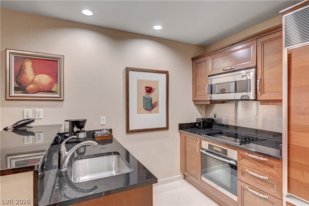 125 East Harmon Avenue 3419 & 3421 Property Photo 15
