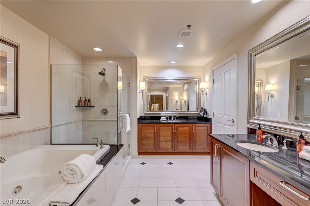125 East Harmon Avenue 3419 & 3421 Property Photo 21