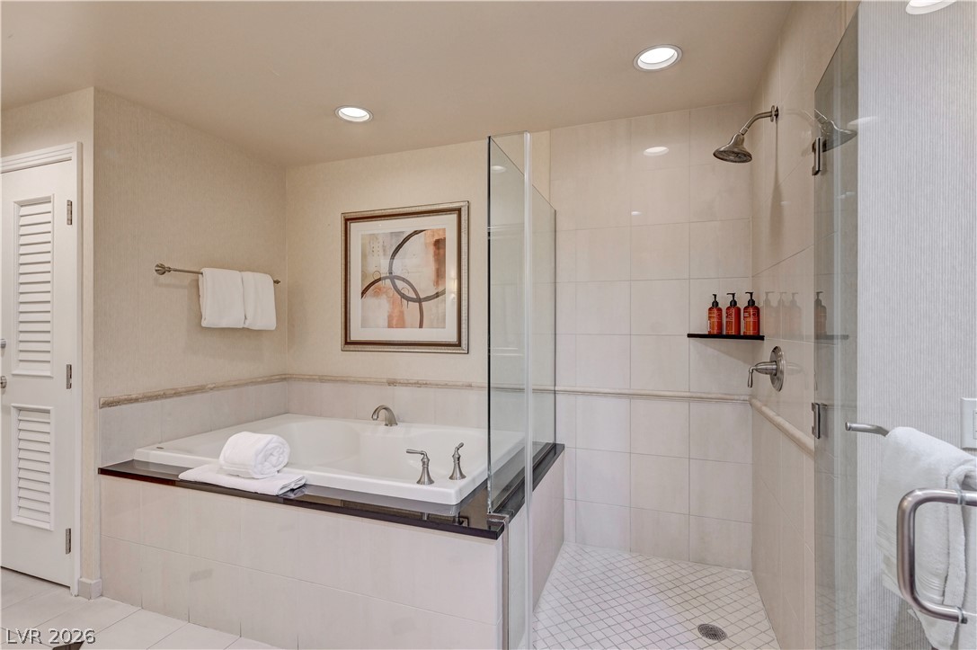 125 East Harmon Avenue 3419 & 3421 Property Photo 24