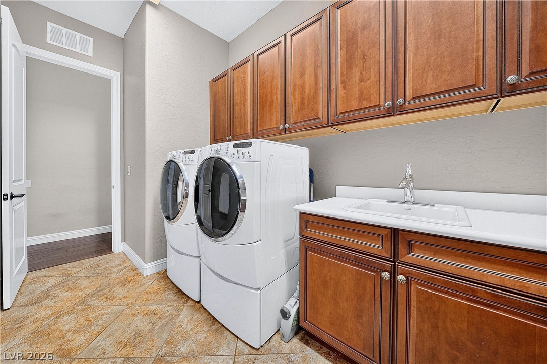 2900 Ferrand Court Property Photo 22