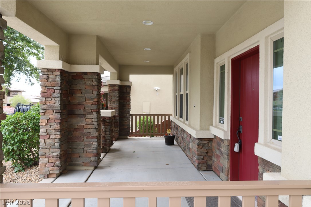 5469 Atrium Woods Lane Property Photo 2