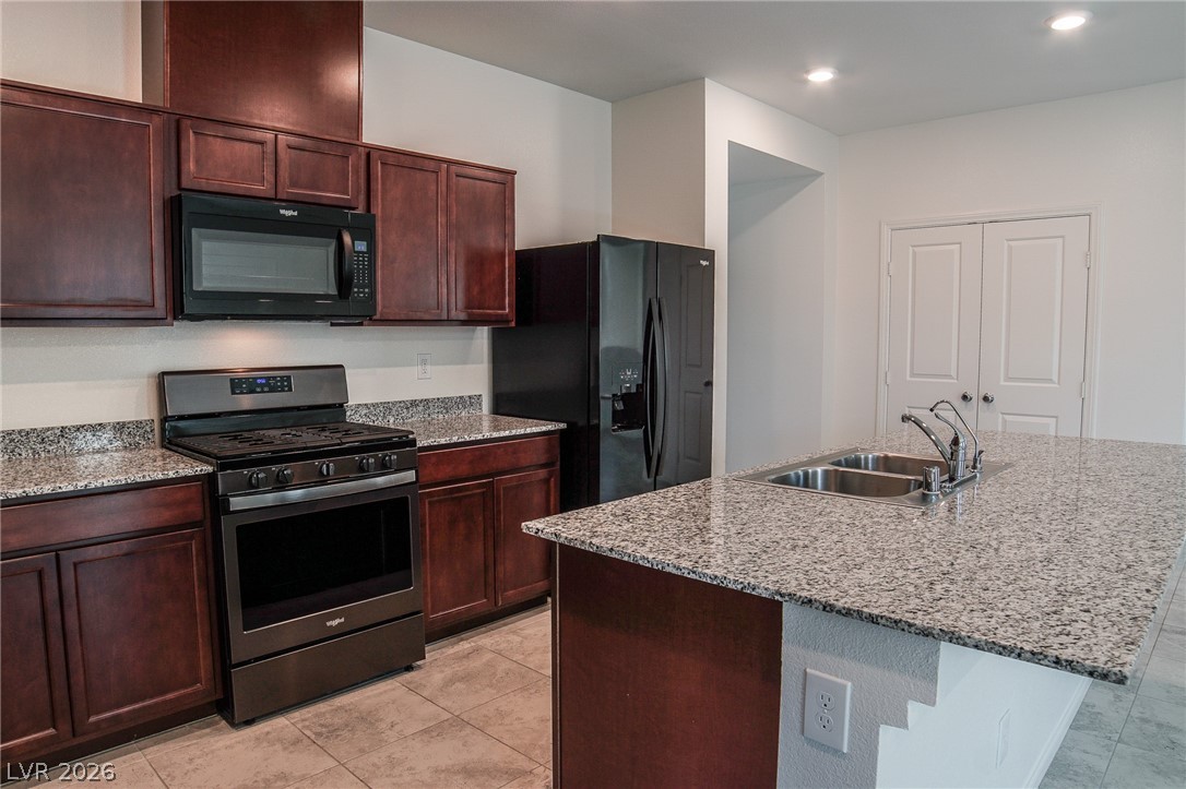 1818 Vibrant Barn Avenue Property Photo 10