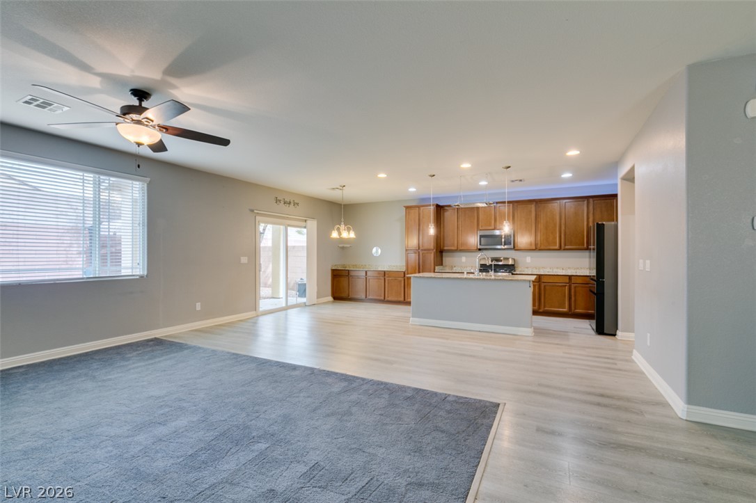 7745 Donner Peak Street Property Photo 3