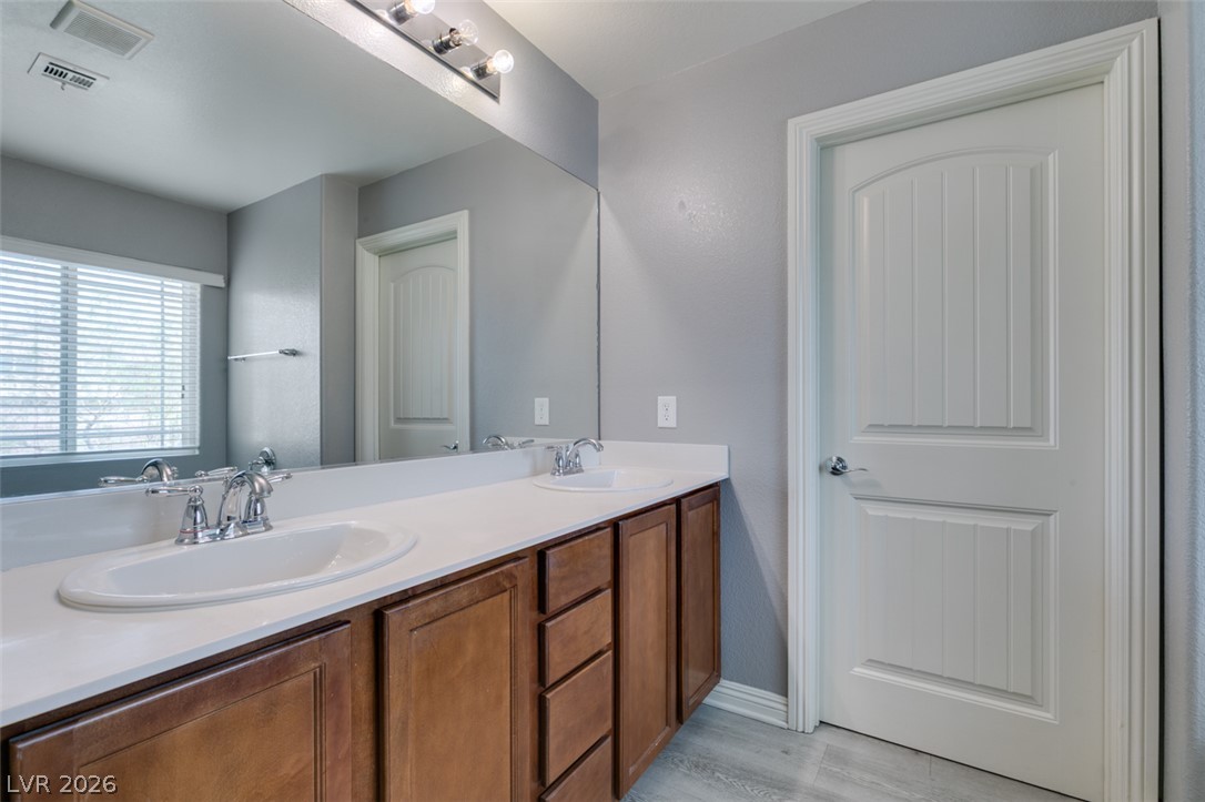 7745 Donner Peak Street Property Photo 16
