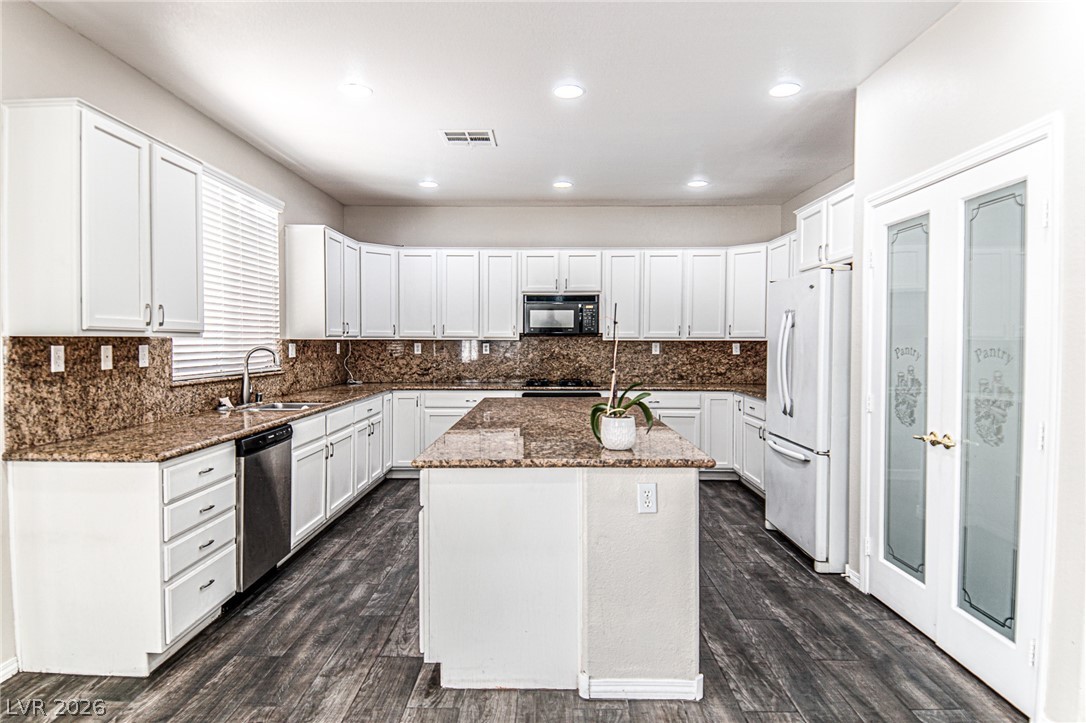 6545 Black Oaks Street Property Photo 19