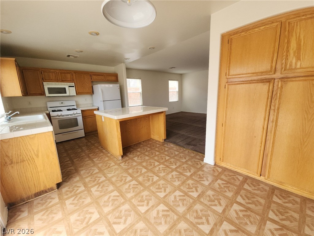 9907 Sparrow Ridge Avenue Property Photo 14
