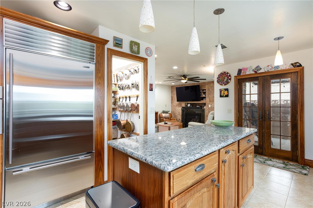 2912 Moonlight Bay Lane Property Photo 4