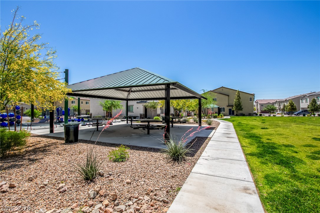 825 Star Estates Avenue Property Photo 33