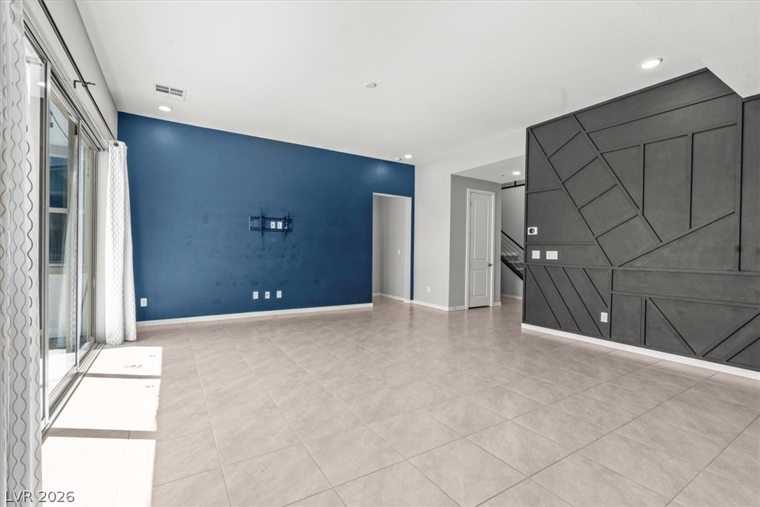 8370 Charleston Peak Street Property Photo 7