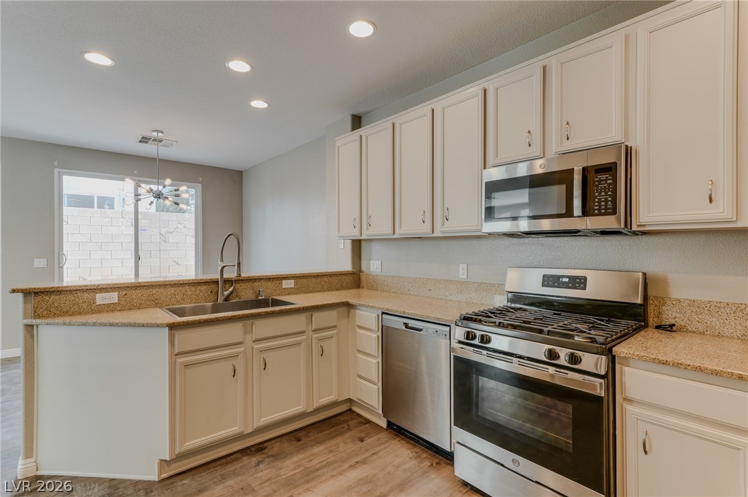 8356 Creek Canyon Avenue Property Photo 8