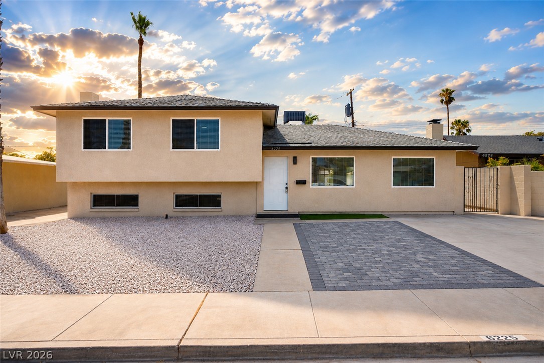 6225 Arlington Avenue Property Photo 1
