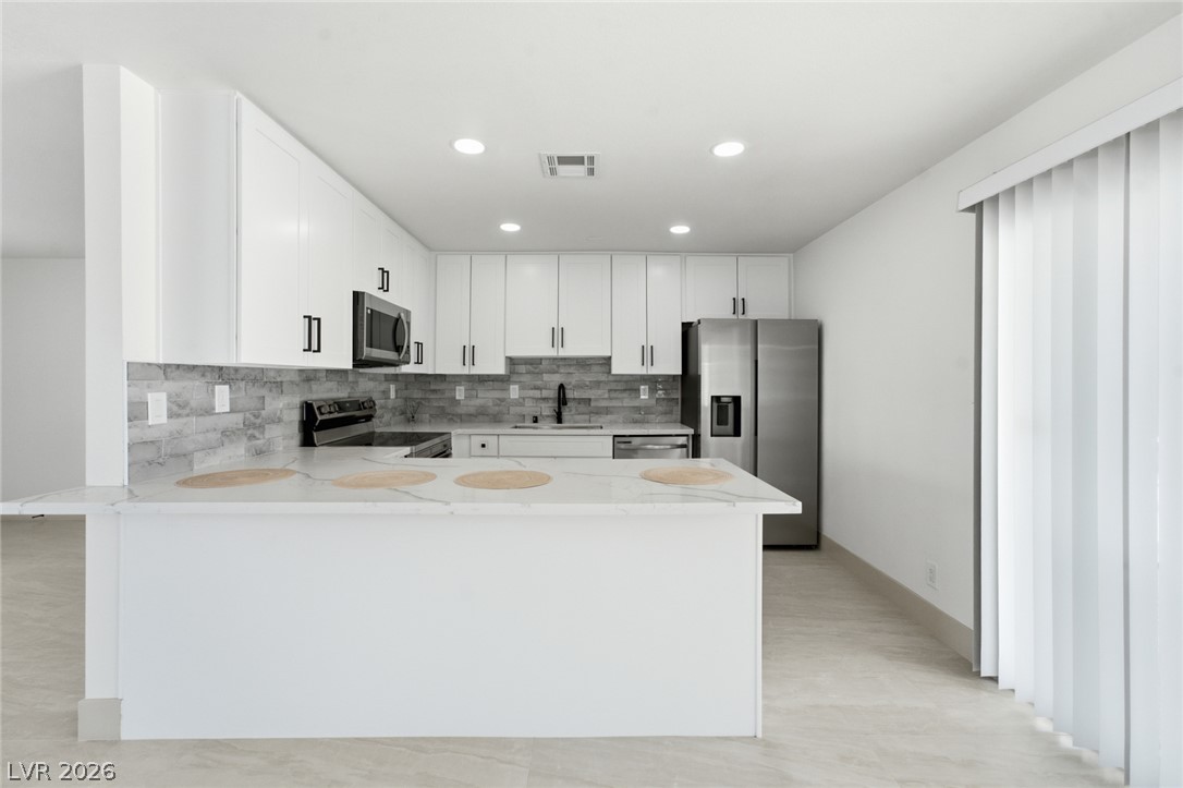 6225 Arlington Avenue Property Photo 13