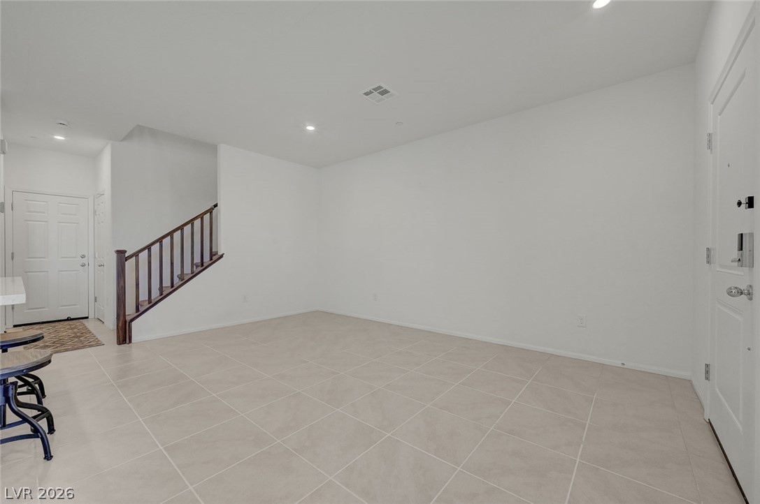 909 Kyanite Lane Property Photo 8
