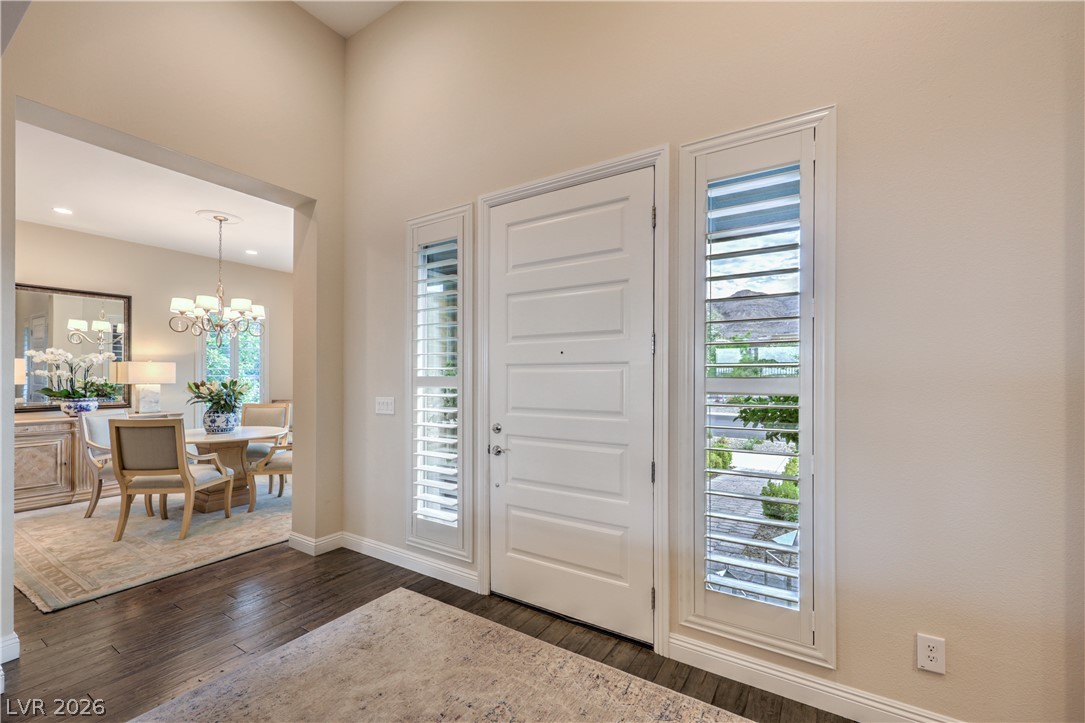 6842 Regency Crest Avenue Property Photo 8