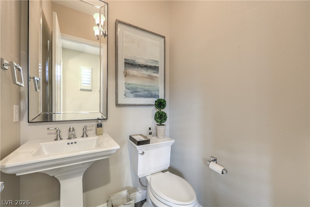 6842 Regency Crest Avenue Property Photo 13