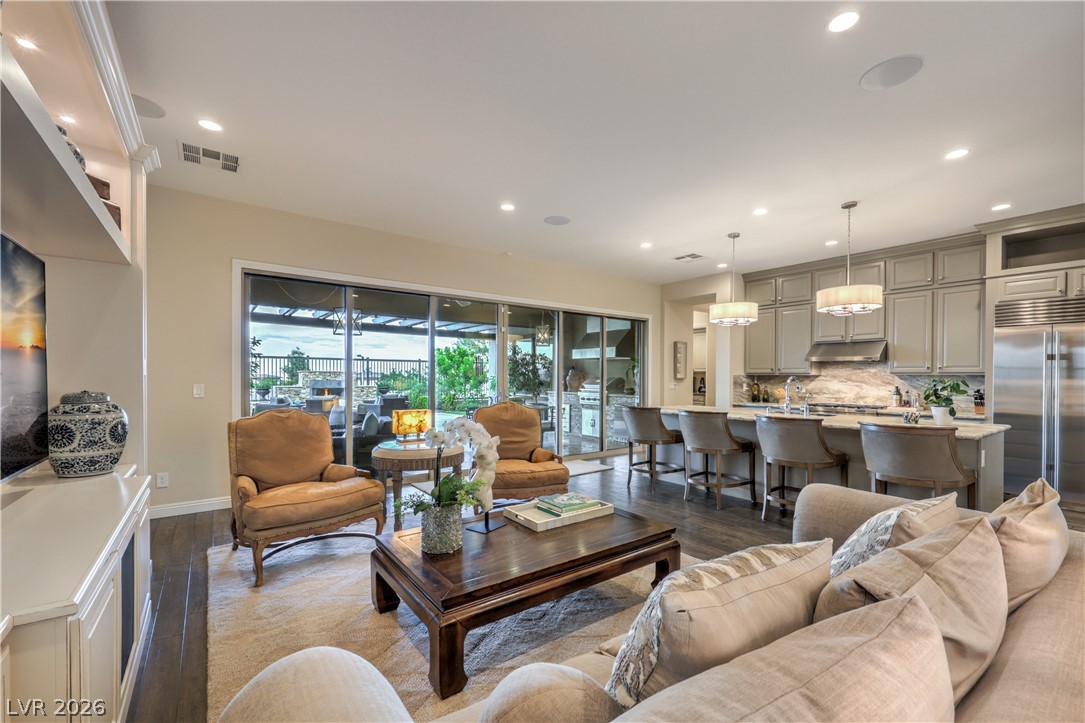 6842 Regency Crest Avenue Property Photo 16