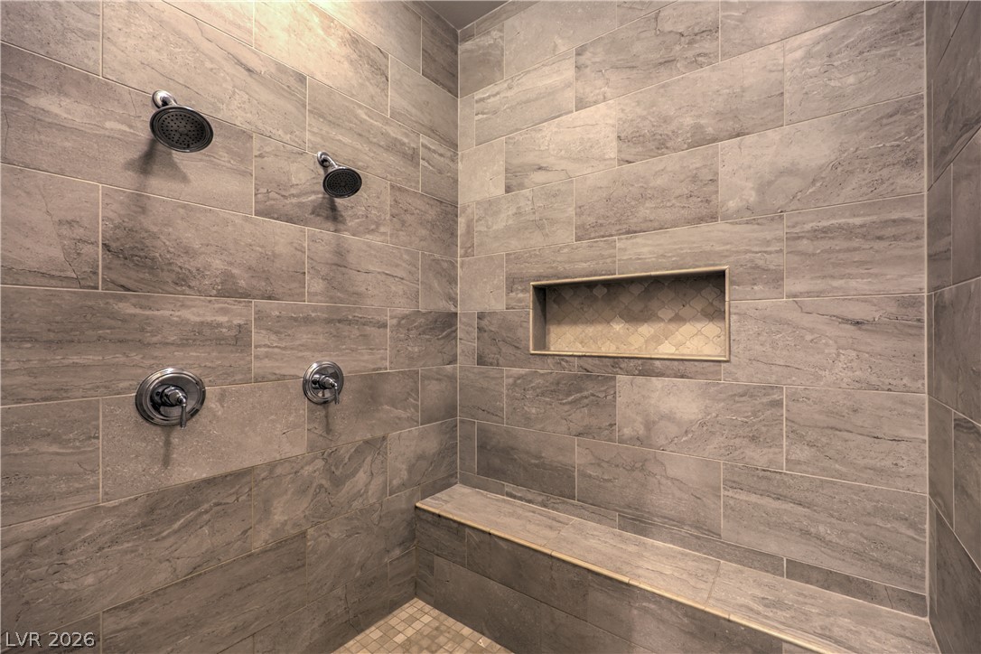 6842 Regency Crest Avenue Property Photo 33