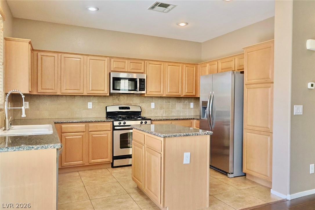 10643 Tray Mountain Avenue Property Photo 7