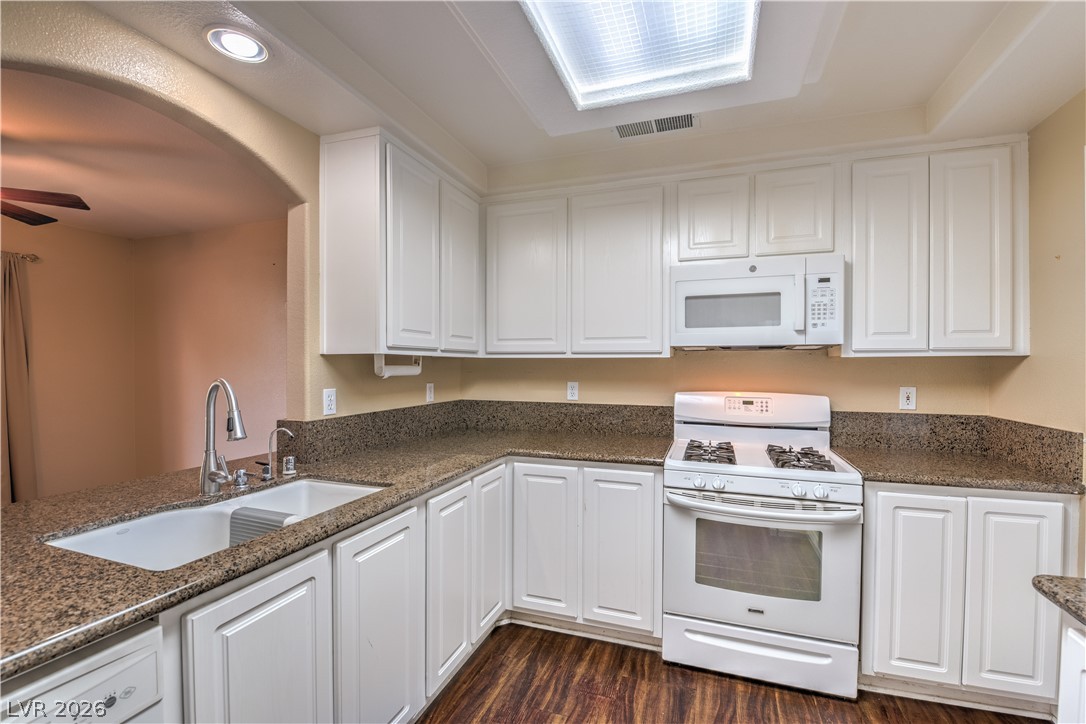 10193 Crepe Myrtle Court Property Photo 1