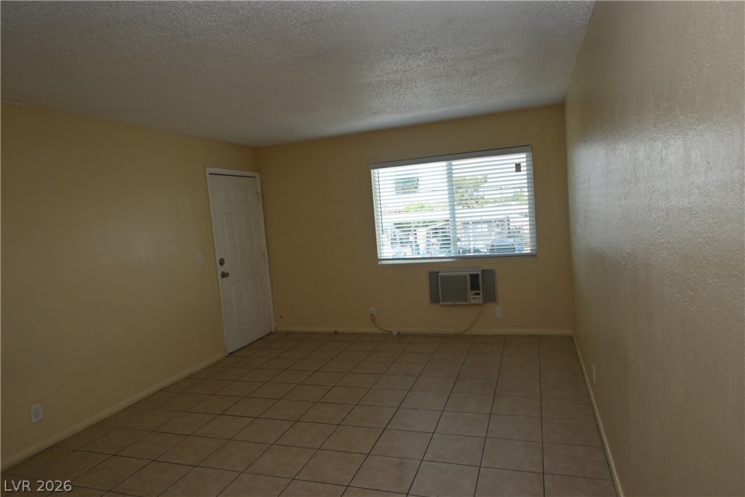 3021 East Carey Avenue 4 Property Photo 4