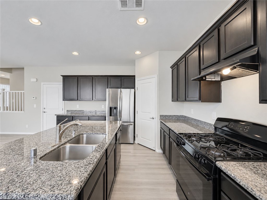 7711 Coral Cactus Court Property Photo 12