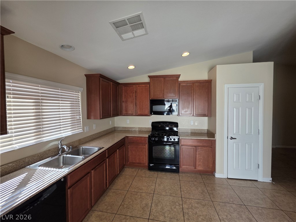 7876 Crownbeard Street Property Photo 34