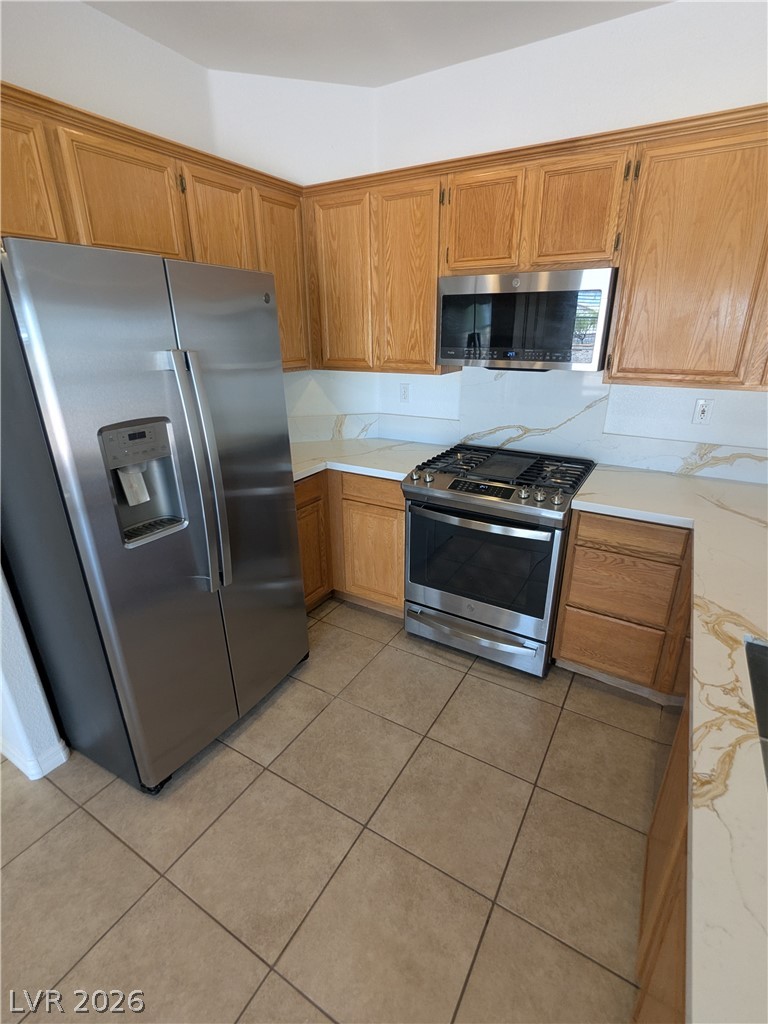 1016 Royal Plum Lane Property Photo 4