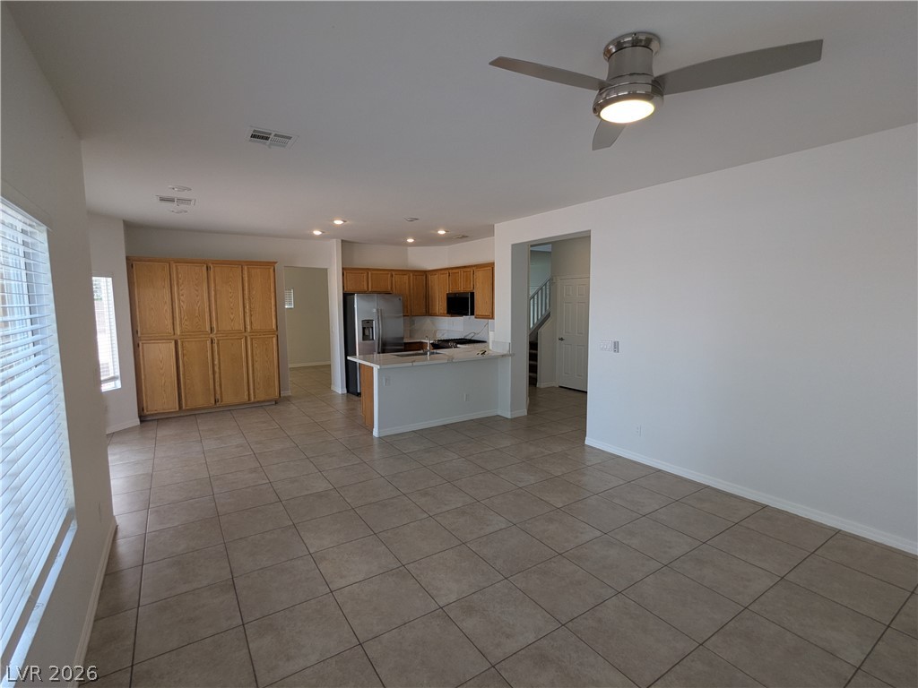 1016 Royal Plum Lane Property Photo 6