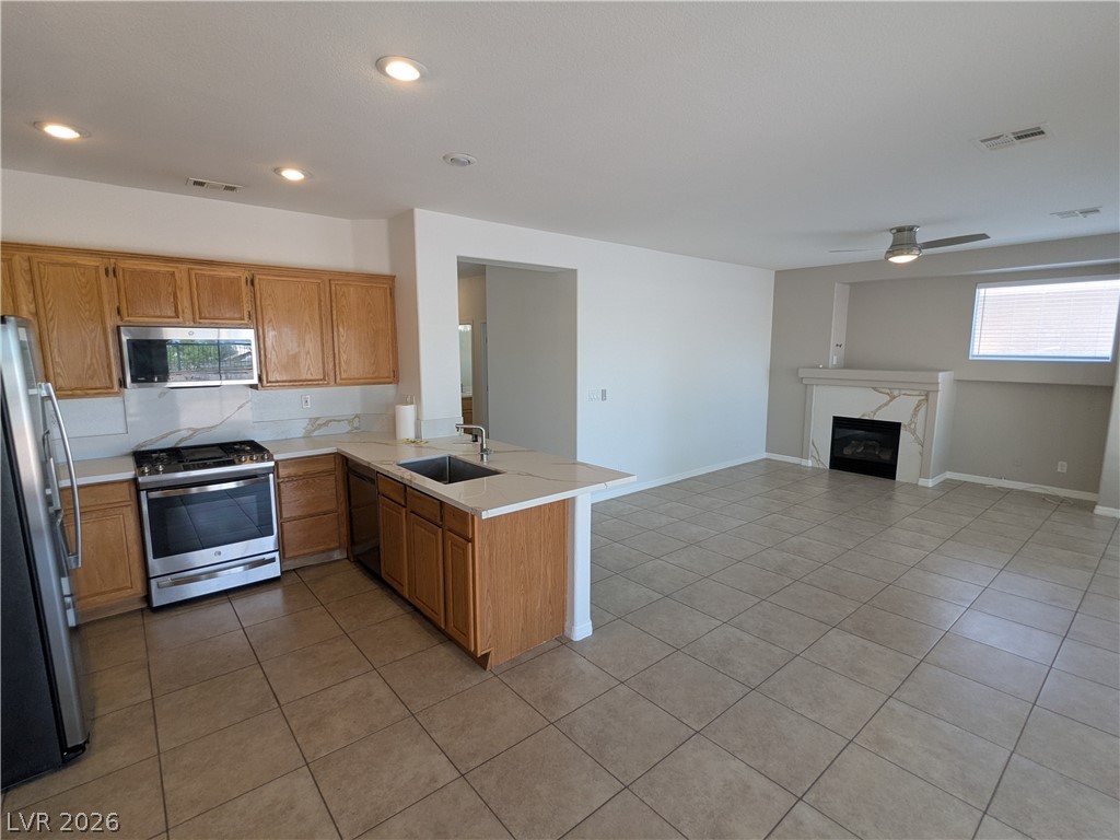 1016 Royal Plum Lane Property Photo 7