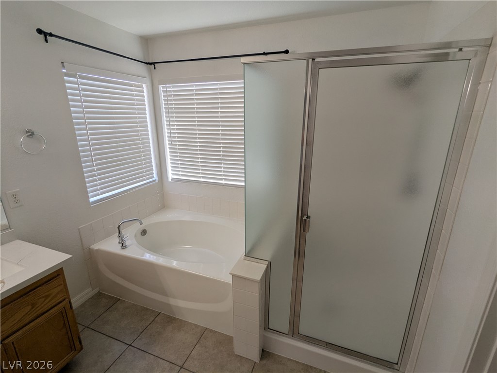1016 Royal Plum Lane Property Photo 9