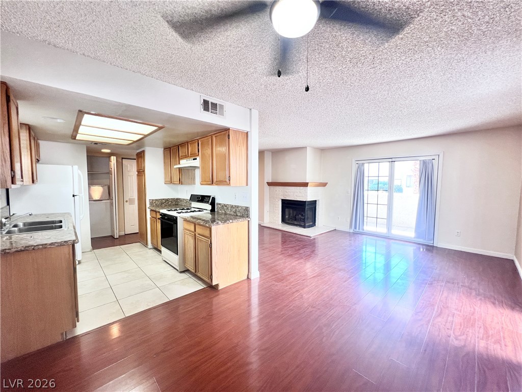 101 Luna Way 118 Property Photo 2