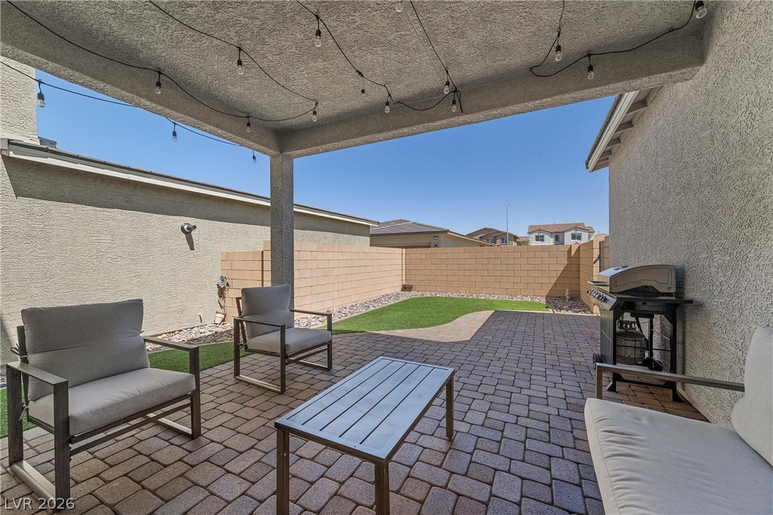 976 East Sunset Road Property Photo 20