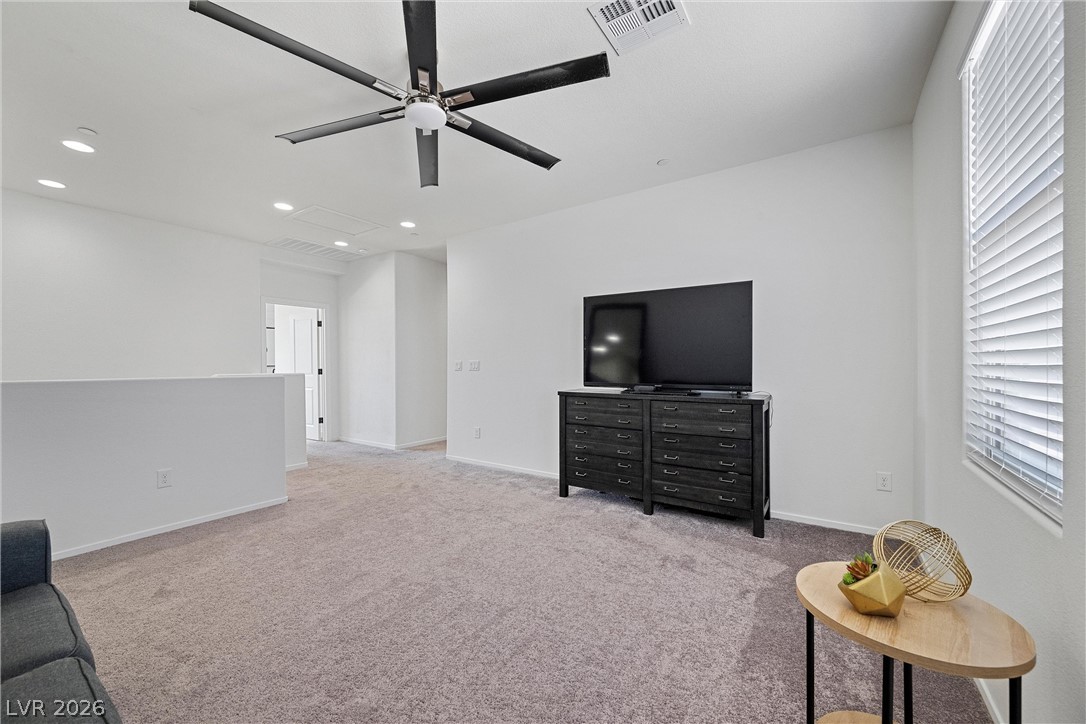 976 East Sunset Road Property Photo 28